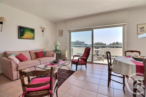 Appartement T2 à vendre  2 pièces - 43,27 m2 ST RAPHAEL - 83