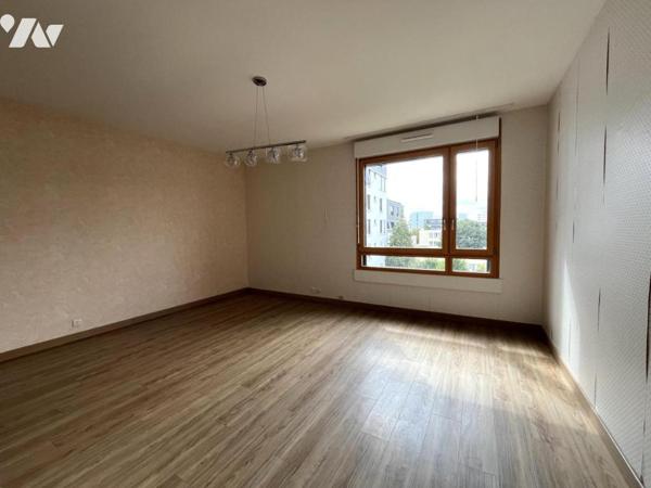 REIMS rue Gambetta - Appartement Type 2 avec garage et cave. 