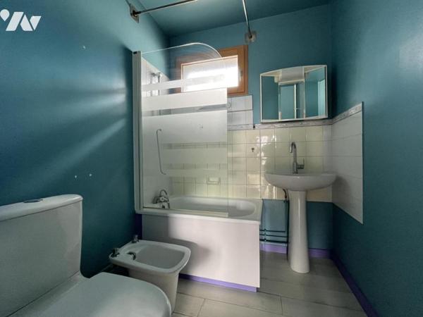 REIMS rue Gambetta - Appartement Type 2 avec garage et cave. 