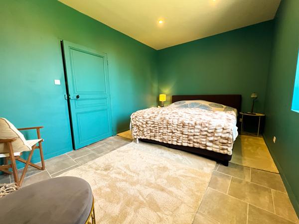 MAISON DE CHARME RÉNOVÉE AVEC GOÛT - Mazan ? 3 CHAMBRES ? SUITE PARENTALE ? DOUBLE GARAGE ? TERRASSE ? VUE DÉGAGÉE