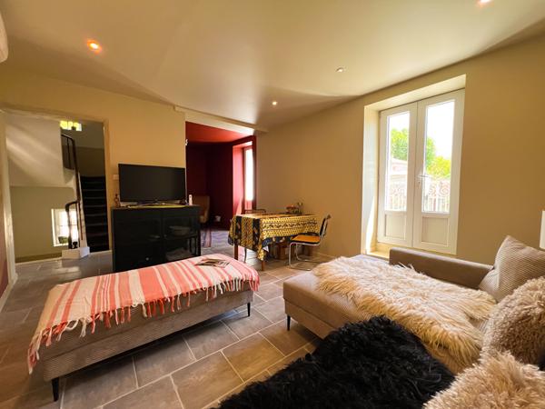 MAISON DE CHARME RÉNOVÉE AVEC GOÛT - Mazan ? 3 CHAMBRES ? SUITE PARENTALE ? DOUBLE GARAGE ? TERRASSE ? VUE DÉGAGÉE