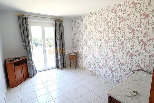 Vente
                Villa110 m² - 5 Pièces -
                    ROQUEBRUNE SUR ARGENS (83520)