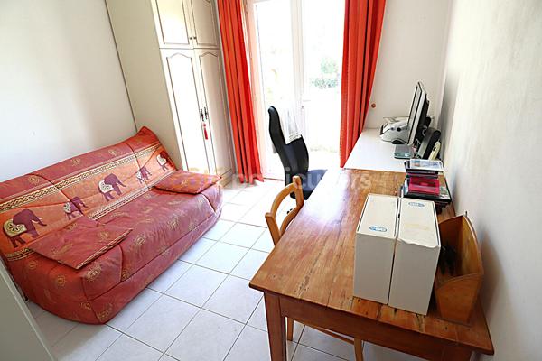 Vente
                Villa110 m² - 5 Pièces -
                    ROQUEBRUNE SUR ARGENS (83520)