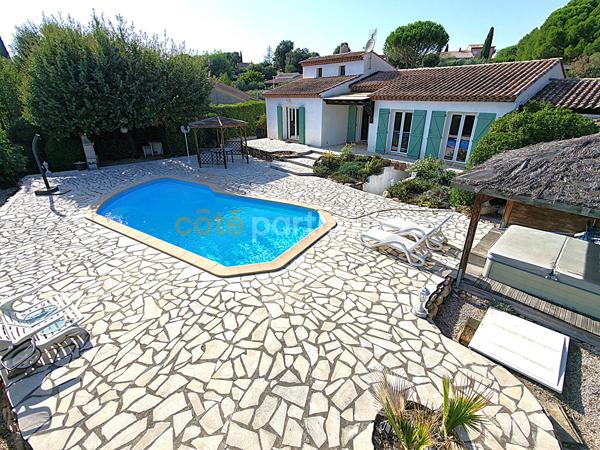 Vente
                Villa110 m² - 5 Pièces -
                    ROQUEBRUNE SUR ARGENS (83520)