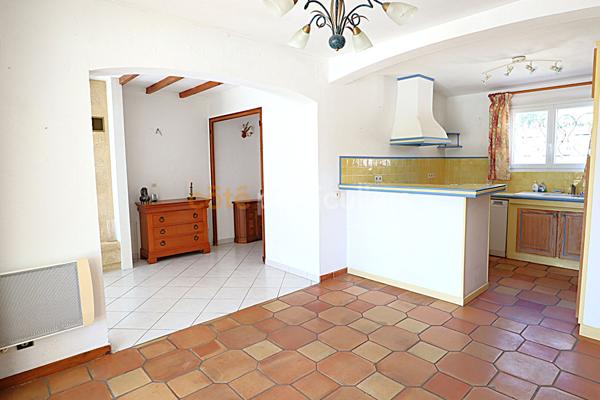 Vente
                Villa110 m² - 5 Pièces -
                    ROQUEBRUNE SUR ARGENS (83520)