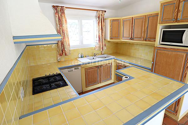 Vente
                Villa110 m² - 5 Pièces -
                    ROQUEBRUNE SUR ARGENS (83520)