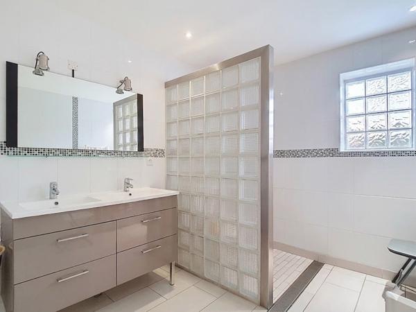 Rare à Lons - A vendre Maison de plain-pied de 2011 avec 4 chambres et un grand garage - DPE Classe B: