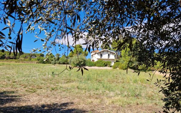 Maison à vendre    3 pièces •  Montagnac