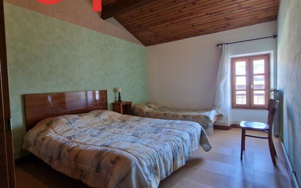 Maison à vendre    5 pièces •  Saint-Agnant