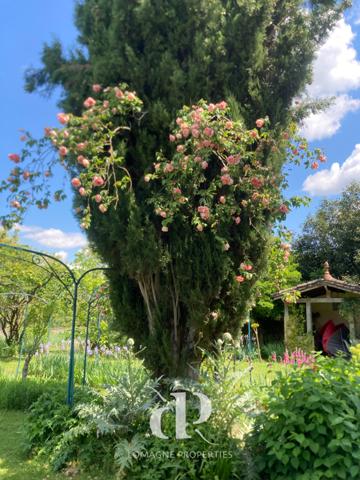 Lectoure (32700) Maison de ville à Lectoure avec jardin et vue