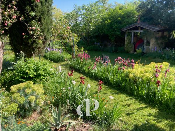 Lectoure (32700) Maison de ville à Lectoure avec jardin et vue