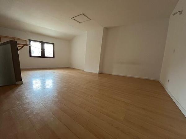 Exclusivité sur Grans, maison de village