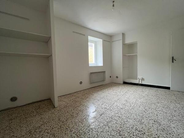 Exclusivité sur Grans, maison de village