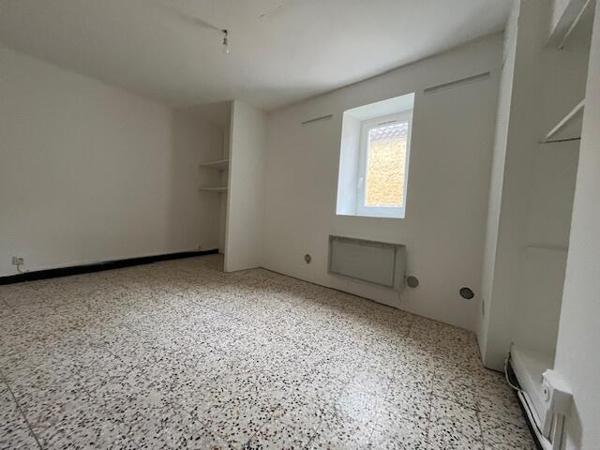 Exclusivité sur Grans, maison de village