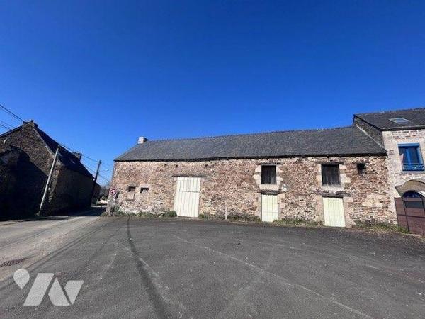 A 5 minutes d'EVRAN sur la commune des CHAMPS-GERAUX dans un hameau, bâtiment à rénover ayant u...