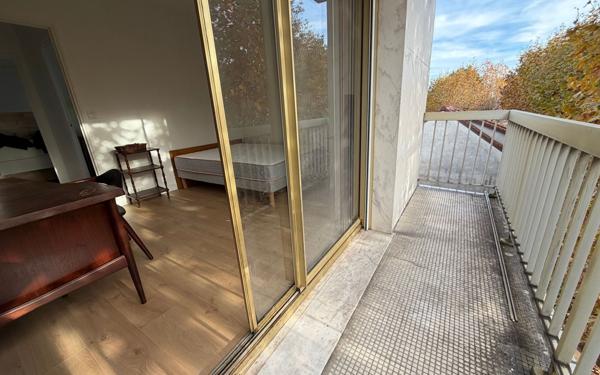 Appartement à vendre    1 pièce • 25,37 m2 Saint-Maur-des-Fossés