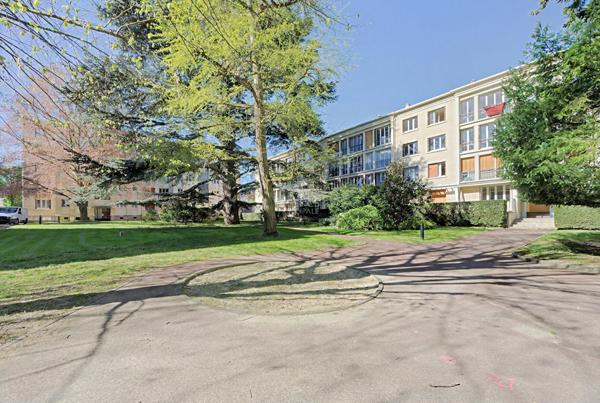 Appartement Saint Germain En Laye 4 pièce(s) 81.38m2 €650 000 ** - Référence 17688