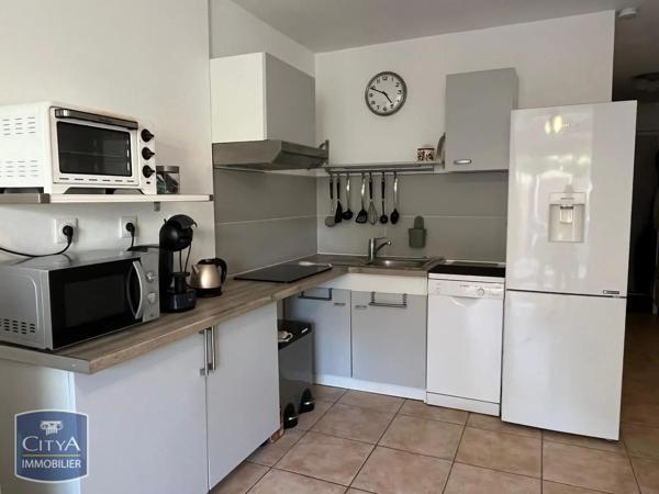 Appartement à louer 1 pièce 28.3m² Sanary-sur-Mer (83110)