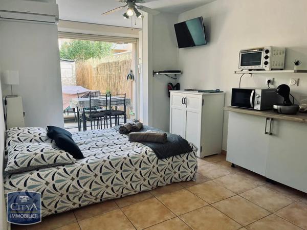 Appartement à louer 1 pièce 28.3m² Sanary-sur-Mer (83110)