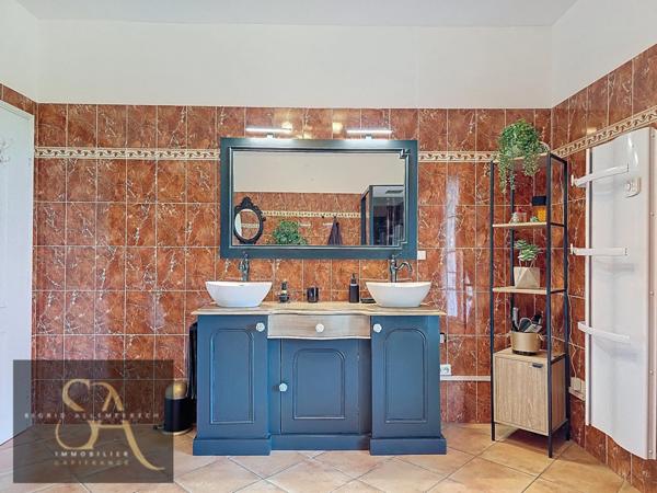 AUDE, En périphérie de Carcassonne, maison 377m² sur parc clos possibilité gîte