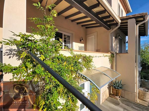 AUDE, En périphérie de Carcassonne, maison 377m² sur parc clos possibilité gîte