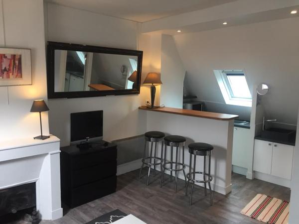 Location Appartement20 m² - 1 Pièce - PARIS (75008)