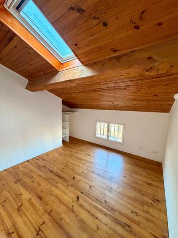 Location / Vaste duplex 97m2, 3 chambres Perpignan secteur Torcatis.