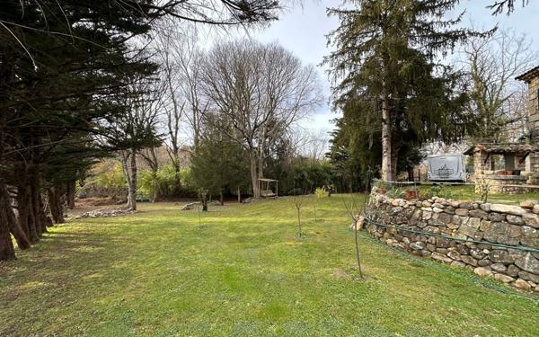 Maison à vendre    5 pièces •  Joyeuse