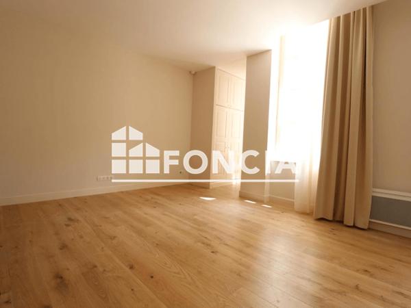 Location Studio 30.93 m² - 7 RUE FRESQUE Nimes 30000