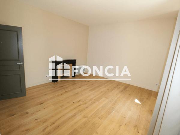 Location Studio 30.93 m² - 7 RUE FRESQUE Nimes 30000