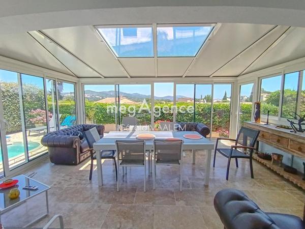 Maison à COGOLIN, 83310 - 5 pièces 130m²