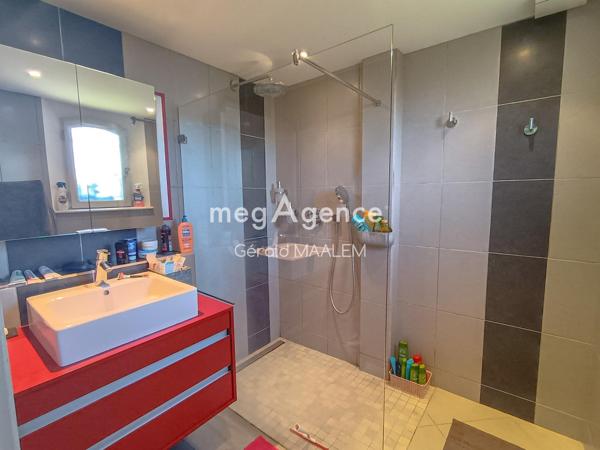 Maison à COGOLIN, 83310 - 5 pièces 130m²