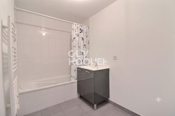 Appartement T3 avec balcon et parking - Quartier Saint-Louis