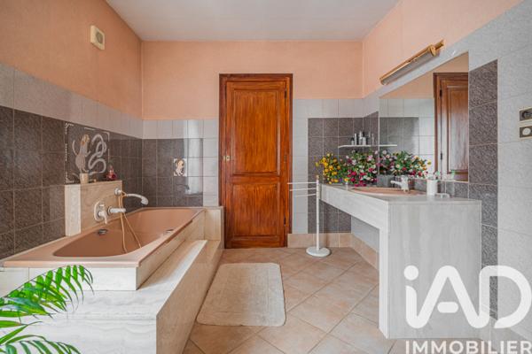 Maison à vendre 6 pièces 214,25 m² Jarrie