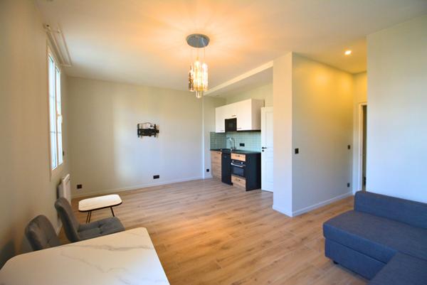 Grand studio neuf entièrement meublé - Quartier Mairie