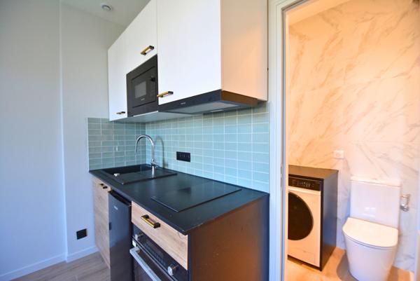 Grand studio neuf entièrement meublé - Quartier Mairie