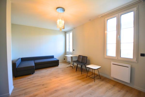 Grand studio neuf entièrement meublé - Quartier Mairie