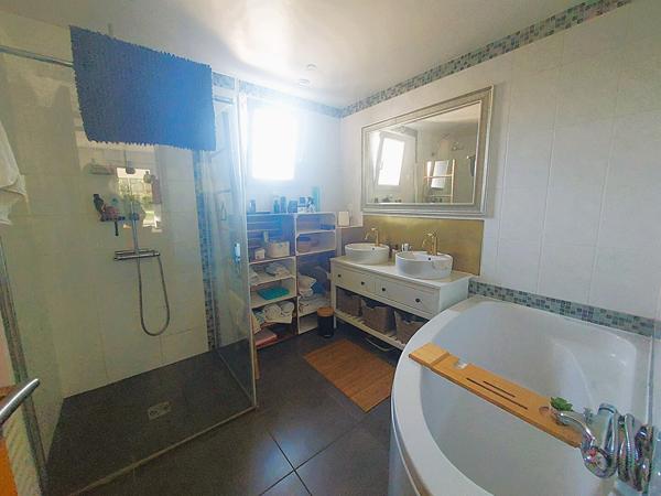 Maison 8 pièces 194.85 m2