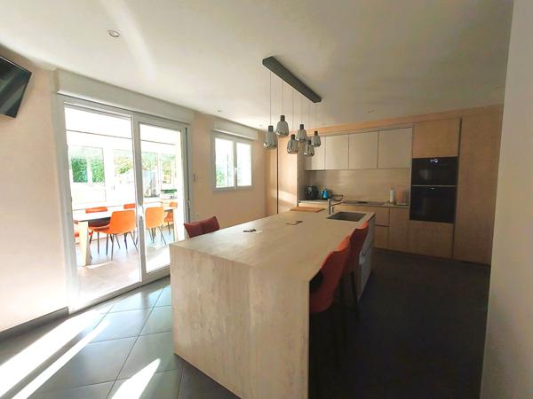 Maison 8 pièces 194.85 m2