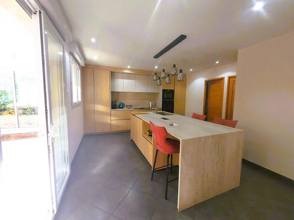 Maison 8 pièces 194.85 m2