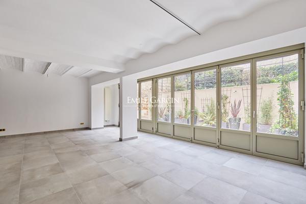 À Vendre - Neuilly Sur Seine - 92200 - Hôtel Particulier - 392m2 - 6 Chambres - Jardin - Rooftop