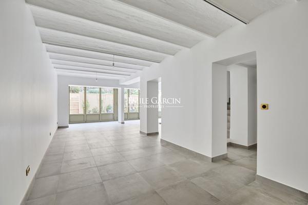 À Vendre - Neuilly Sur Seine - 92200 - Hôtel Particulier - 392m2 - 6 Chambres - Jardin - Rooftop