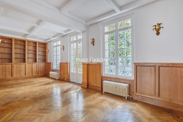 À Vendre - Neuilly Sur Seine - 92200 - Hôtel Particulier - 392m2 - 6 Chambres - Jardin - Rooftop