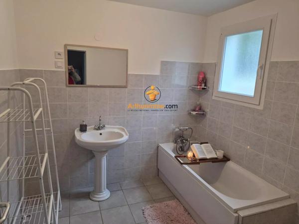 Location                                                      Maison
                        
                     3 pièces                      100 m2                     à Lourdes