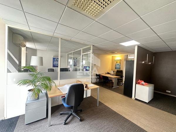 A LOUER Local commercial Pontoise 160 m²