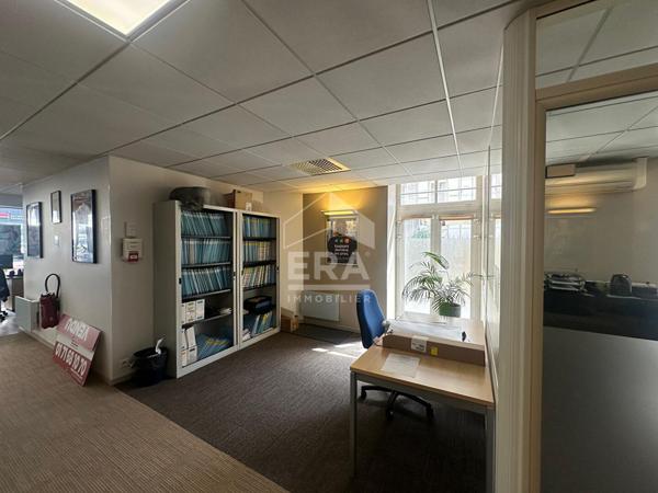 A LOUER Local commercial Pontoise 160 m²
