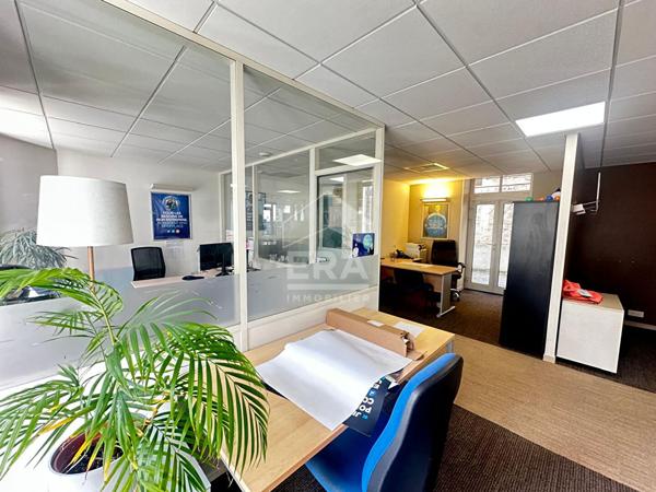 A LOUER Local commercial Pontoise 160 m²