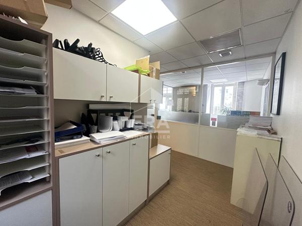 A LOUER Local commercial Pontoise 160 m²