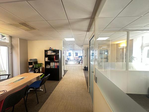 A LOUER Local commercial Pontoise 160 m²