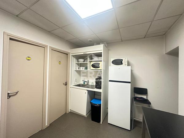 A LOUER Local commercial Pontoise 160 m²